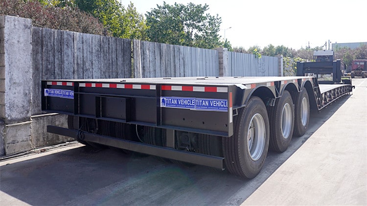 B&aacute;n xe mo&oacute;c cổ 120 tấn Lowboy Gooseneck ở Nigeria