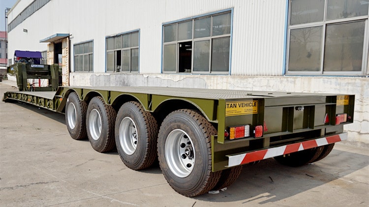 B&aacute;n xe đầu k&eacute;o cổ ngỗng 4 trục 100 tấn Lowboy ở Ghana