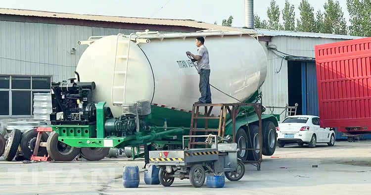 40 Xe đầu k&eacute;o chở h&agrave;ng khối lượng lớn kh&ocirc; khối sẽ được vận chuyển đến Philippine