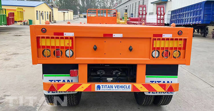 Xe đầu k&eacute;o b&aacute;n s&agrave;n phẳng 4 trục c&oacute; đầu giường để b&aacute;n ở Mali