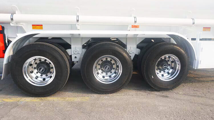 3 Axle 42000 L Stainless Steel Tanker Trailers for Sale in Guinea