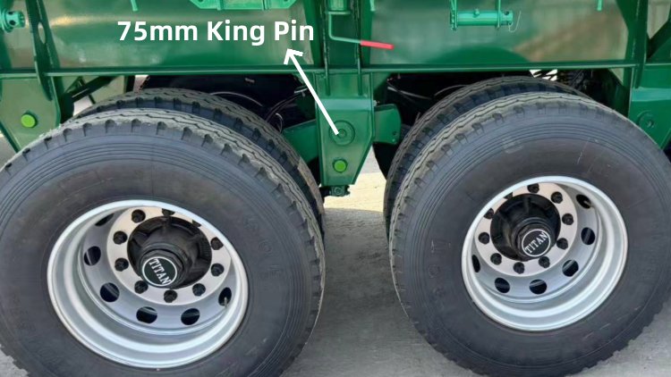 Xe k&eacute;o 3 trục 60 tấn thả b&ecirc;n h&ocirc;ng để b&aacute;n tại cảng VNHPH