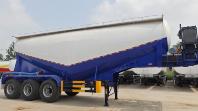 Xe k&eacute;o xi măng rời 40 CBM để b&aacute;n tại Hồ Ch&iacute; Minh